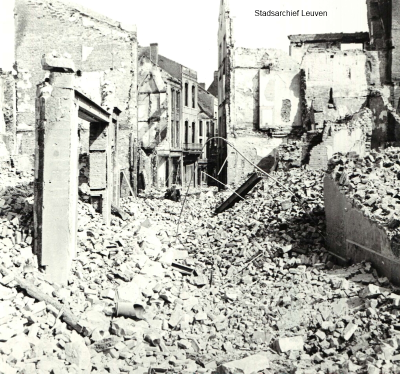 Totale verwoesting in de Pensstraat (foto Stadsarchief Leuven)