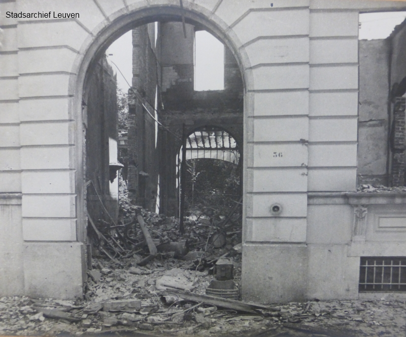 Vernietigde huis van de hoogleraar geneeskunde Van Gehuchten in de Leopoldstraat. In december 1914 overleed de man tijdens zijn ballingschap in Cambridge (foto Stadsarchief Leuven, fototheek)